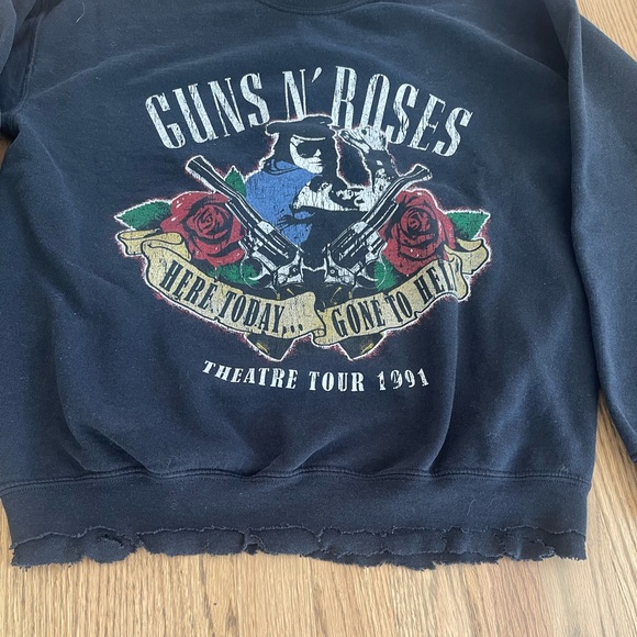 Urban Outfitters Distressed Guns N Roses Theater Tour 1991 Sweatshirt M Black - Picture 2 of 3